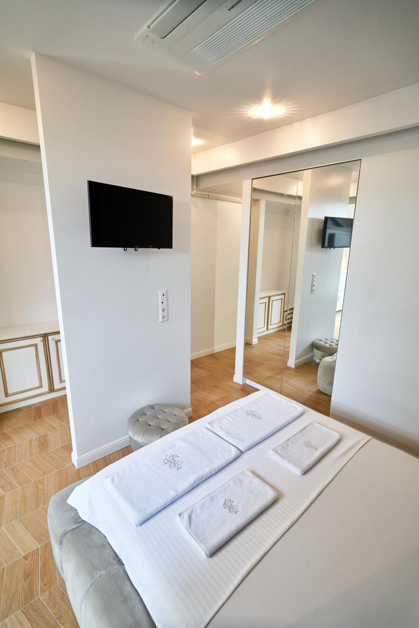 Studio Carolyne Bistrita Εξωτερικό φωτογραφία